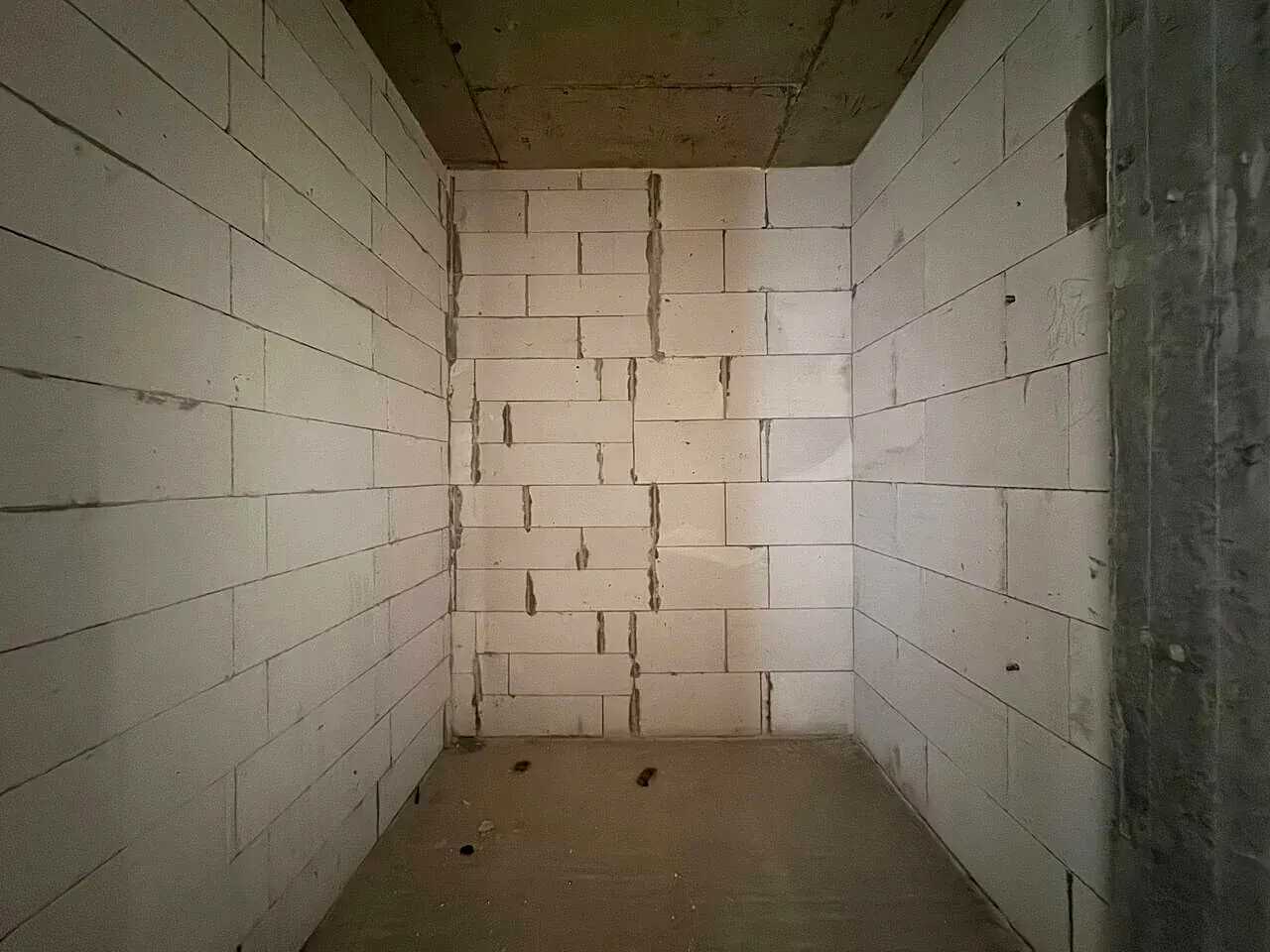 1872225788929317