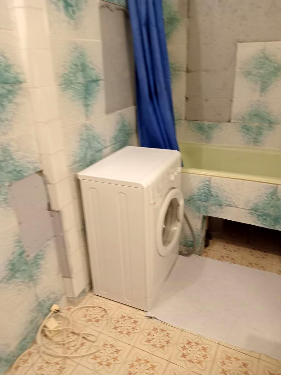 1872225899821160