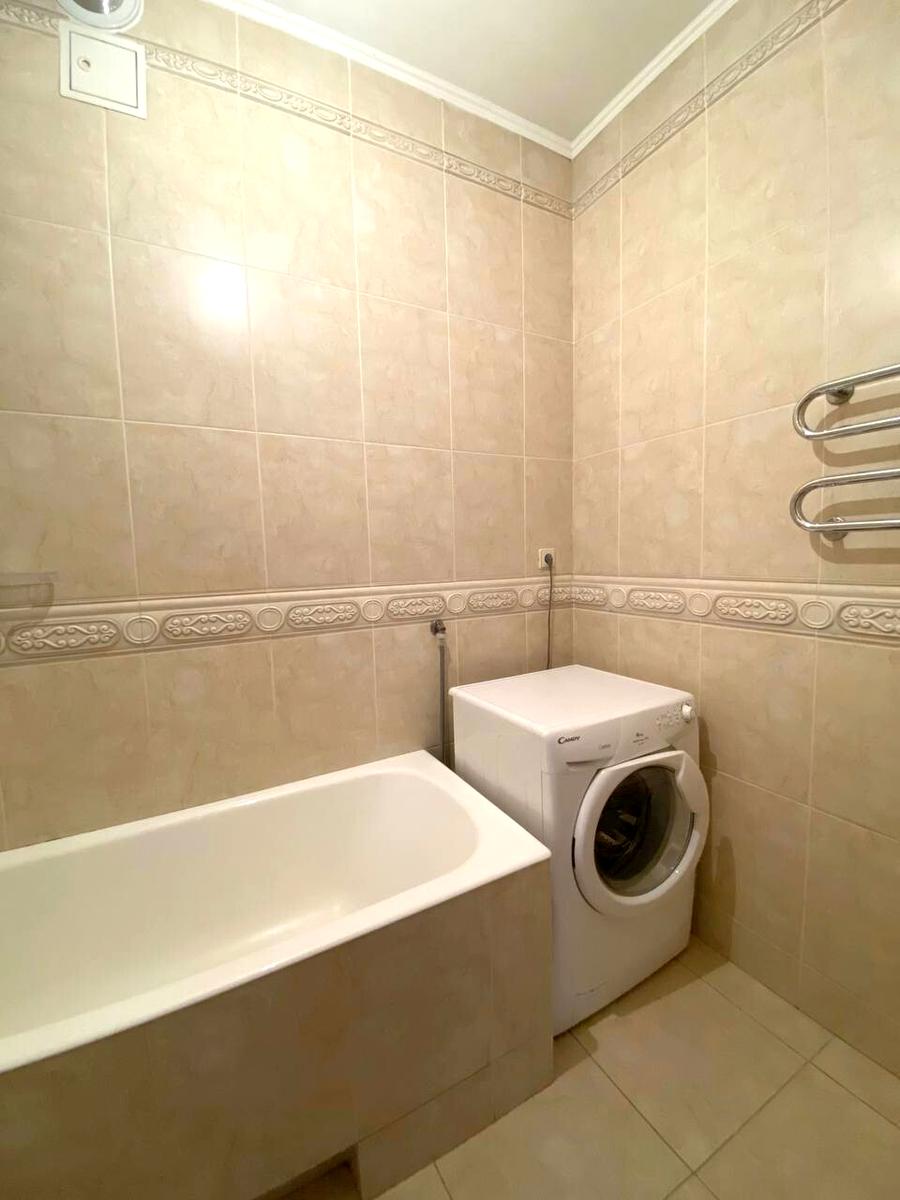 1872225931664658