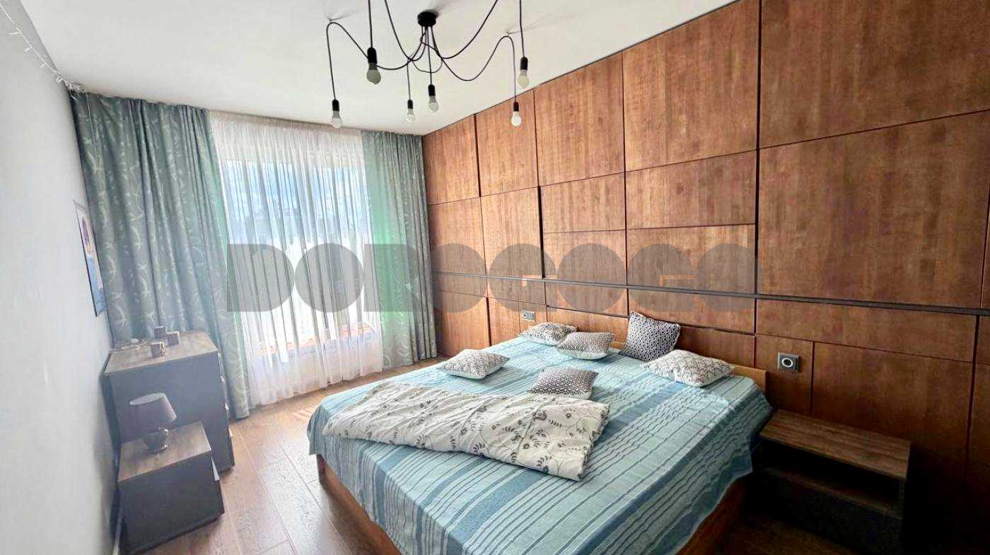 1872226359860457
