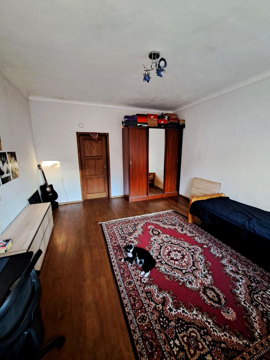 1872230421484103