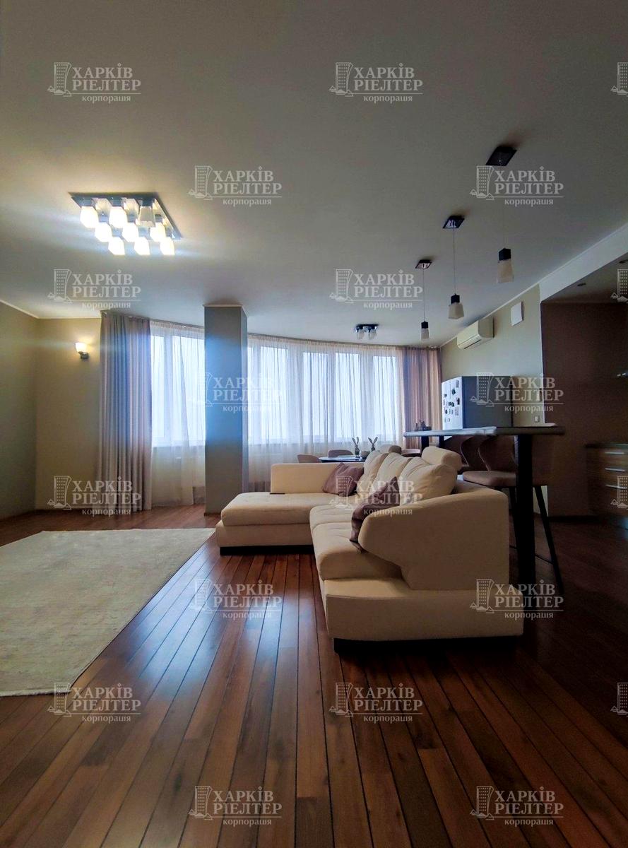 1872235702370419