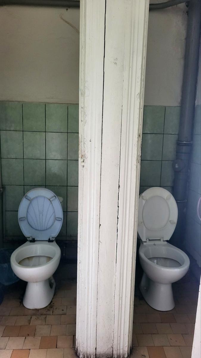 1872238394885600