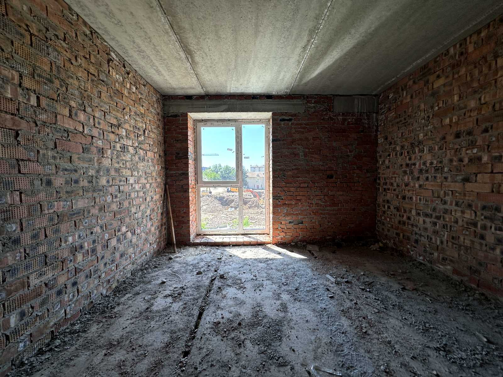 1872242444929995