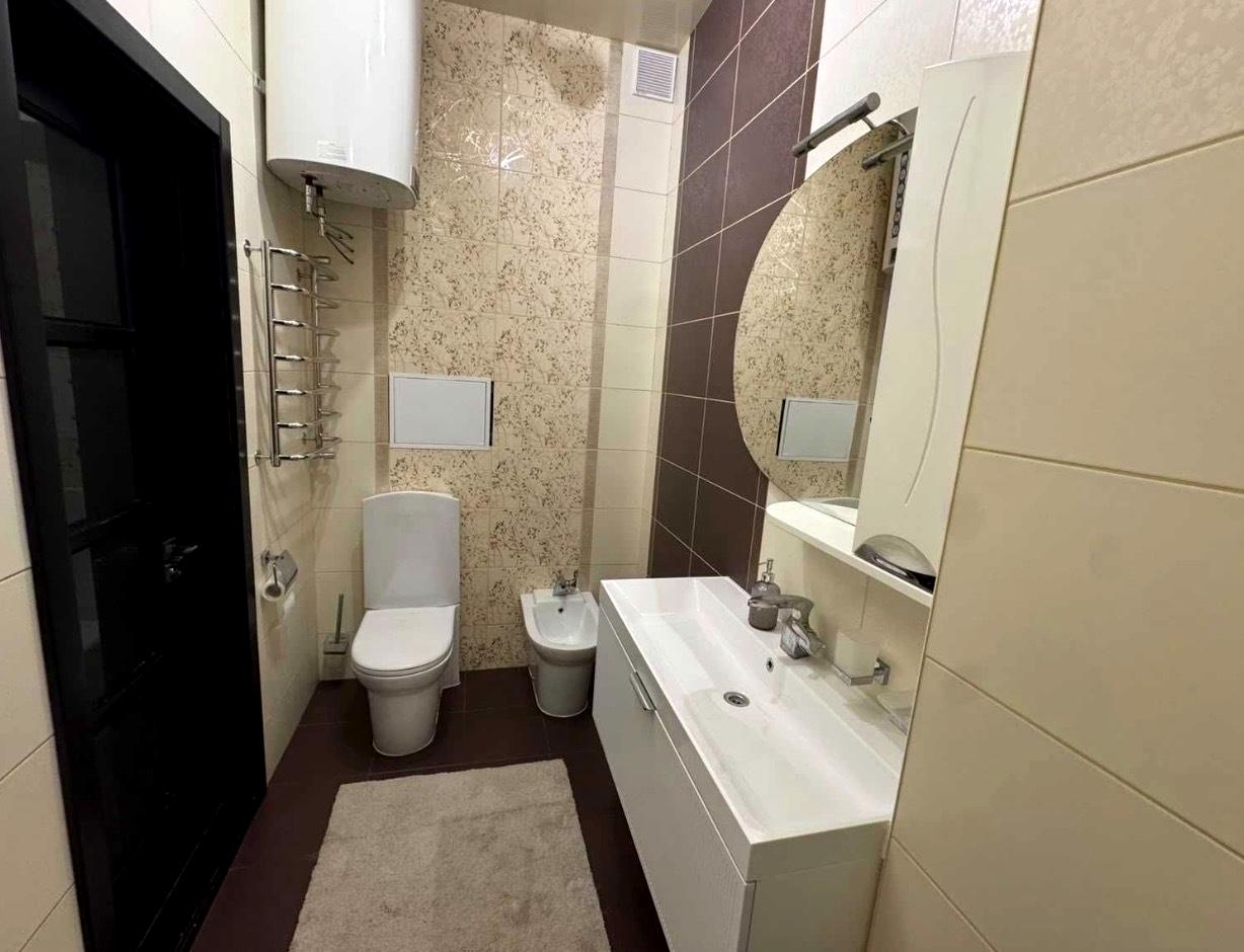 1872242808106502