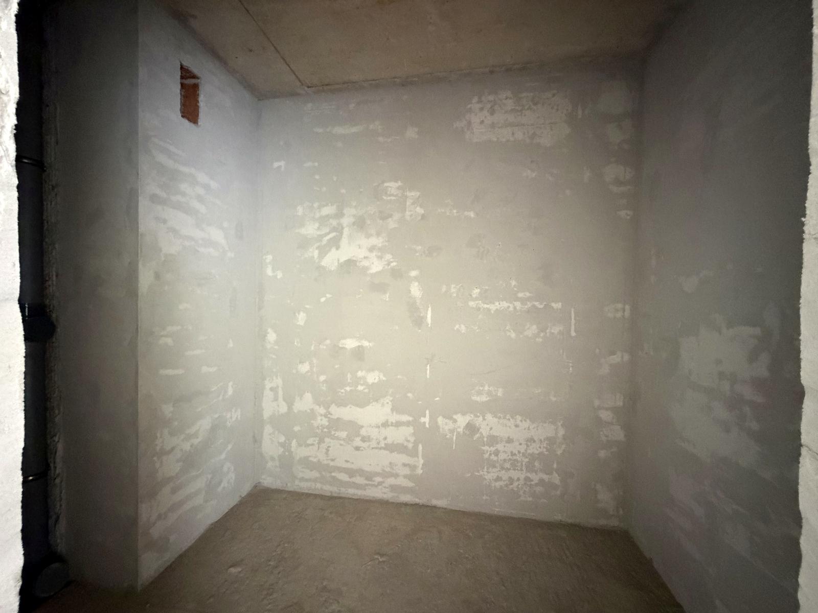 1872243682147948