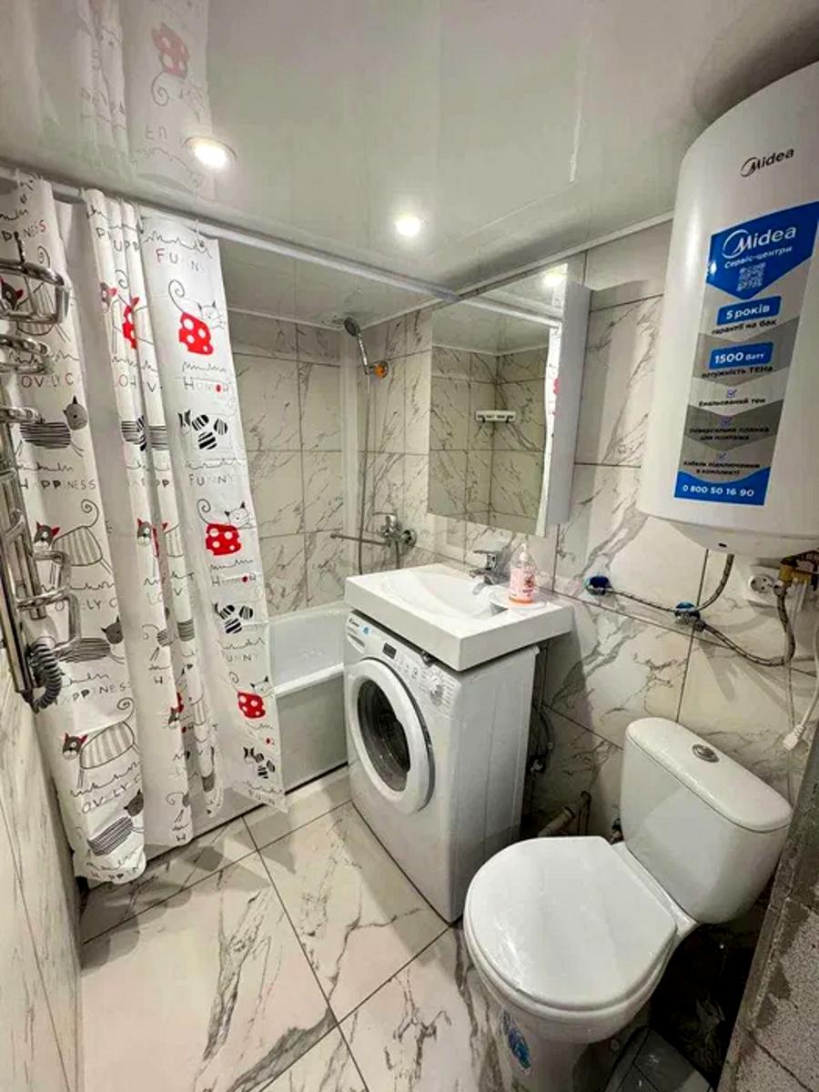 1872244340755942