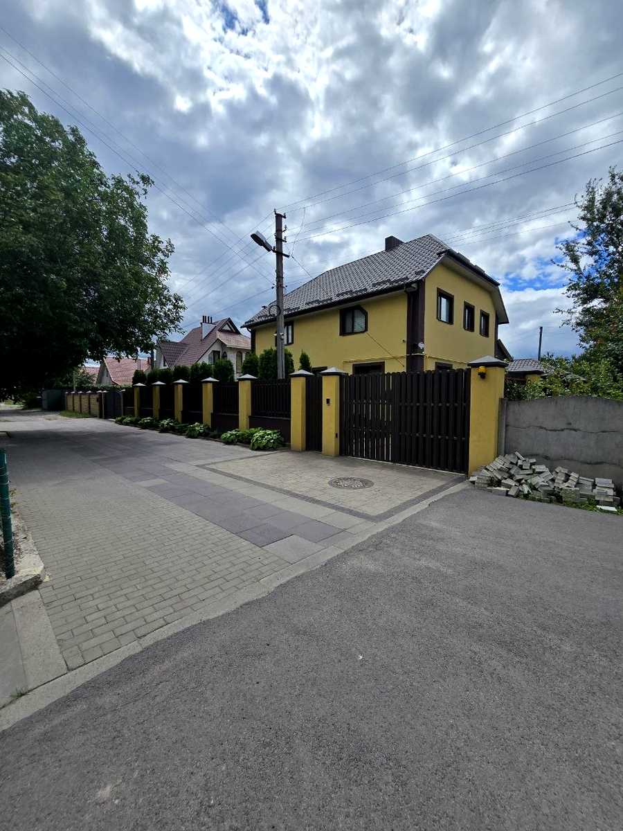 1872250851730298