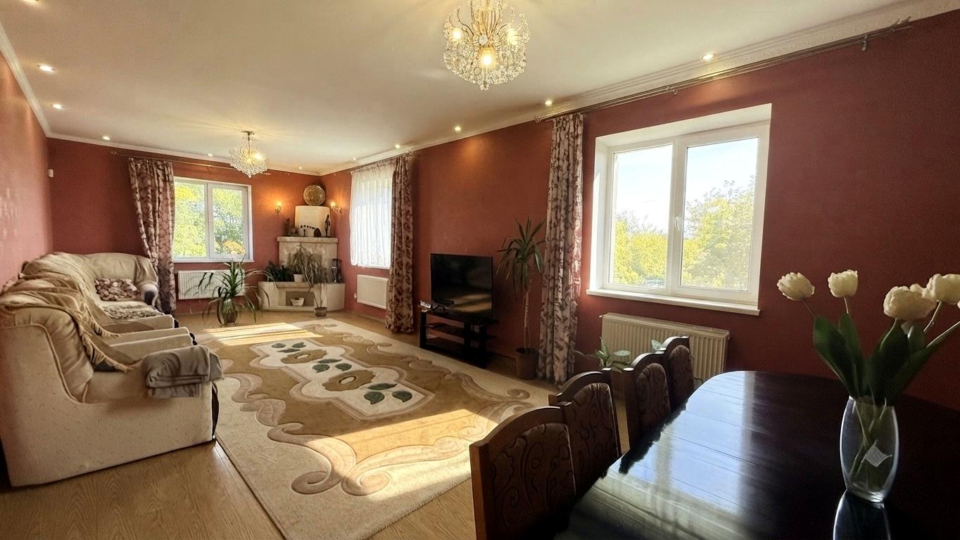 1872261547857042