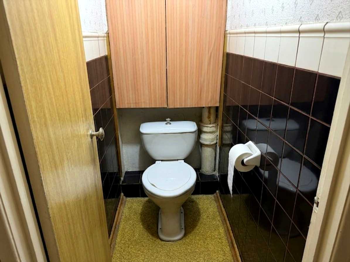 1872307295391568