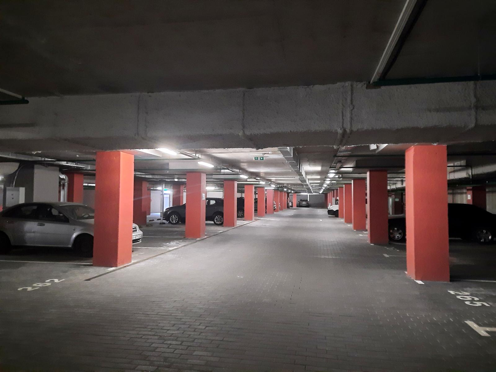1872329210696093