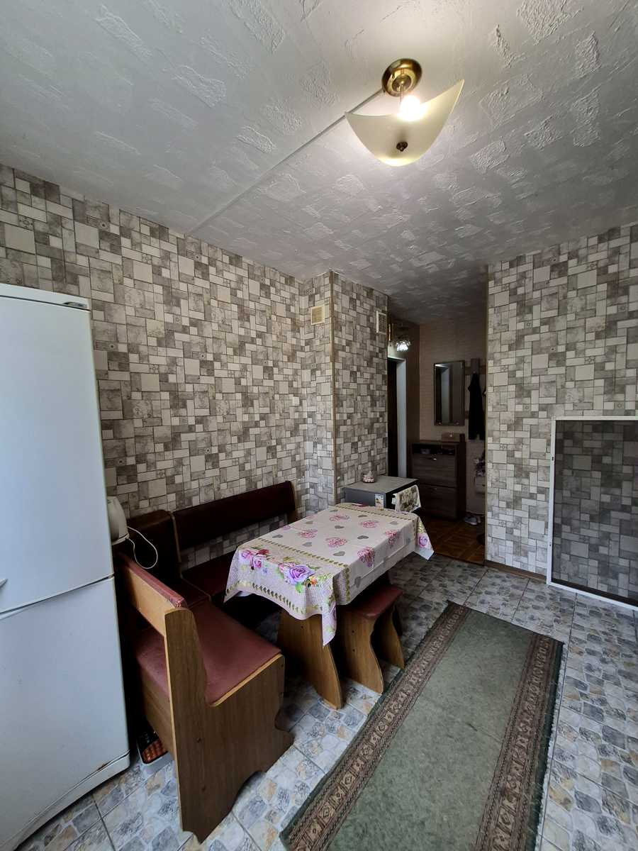 1872329670077612