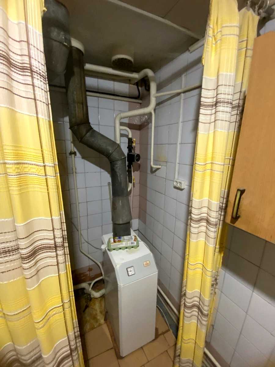 1872393818640389