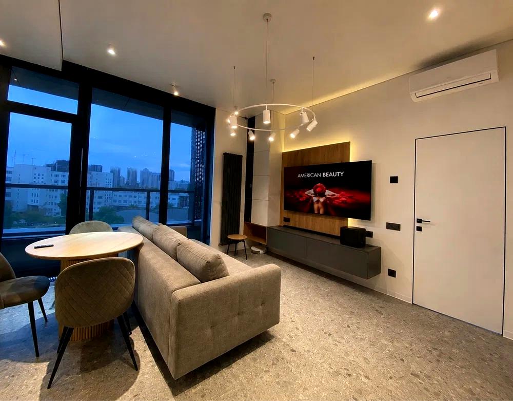 1872400517671552