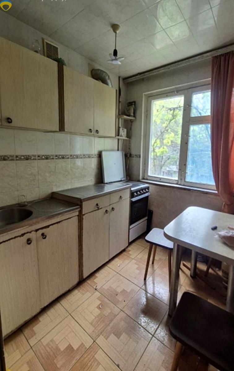 1872406947244049