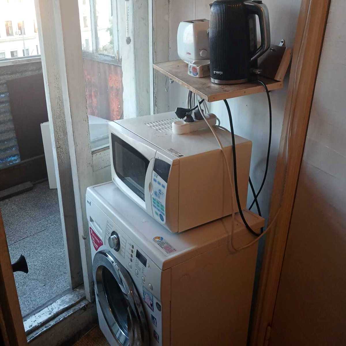 1872408356119108