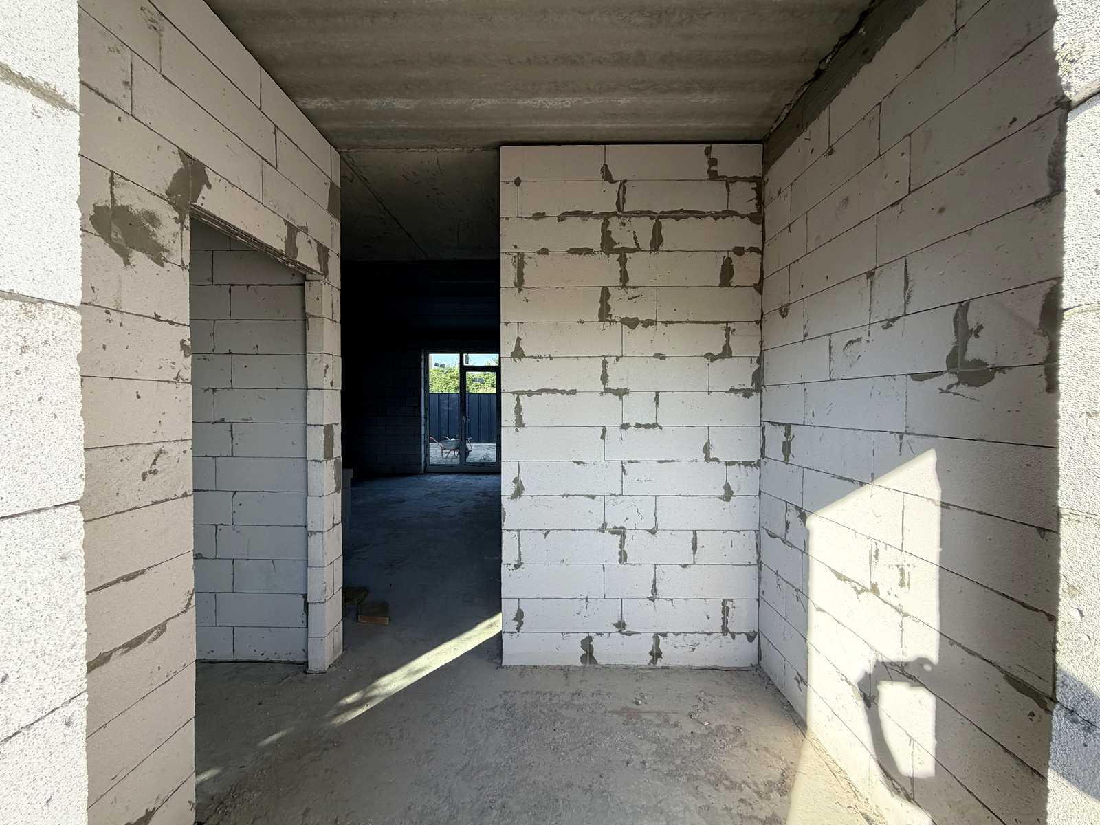 1872411365594816