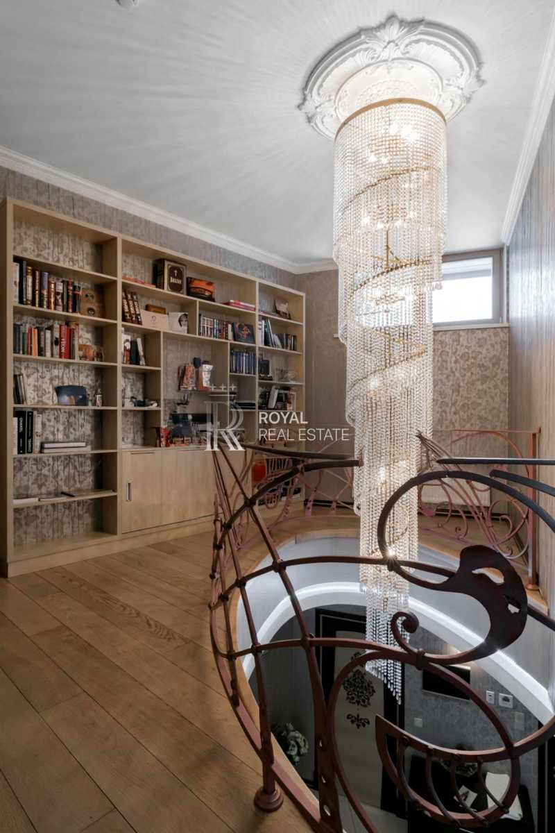 1872411537294938