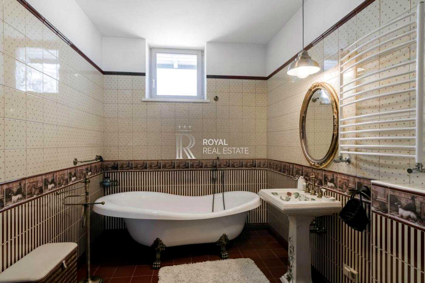 1872411537594294