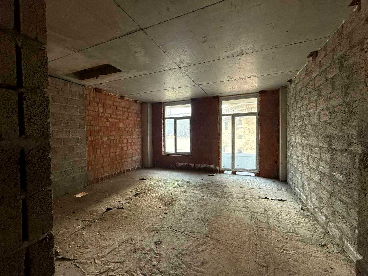 1872416379800553