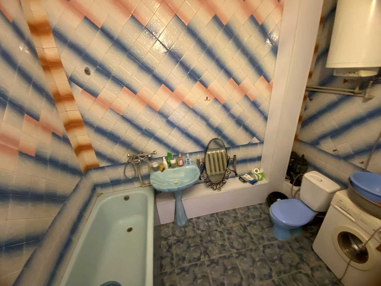 1872428630872638
