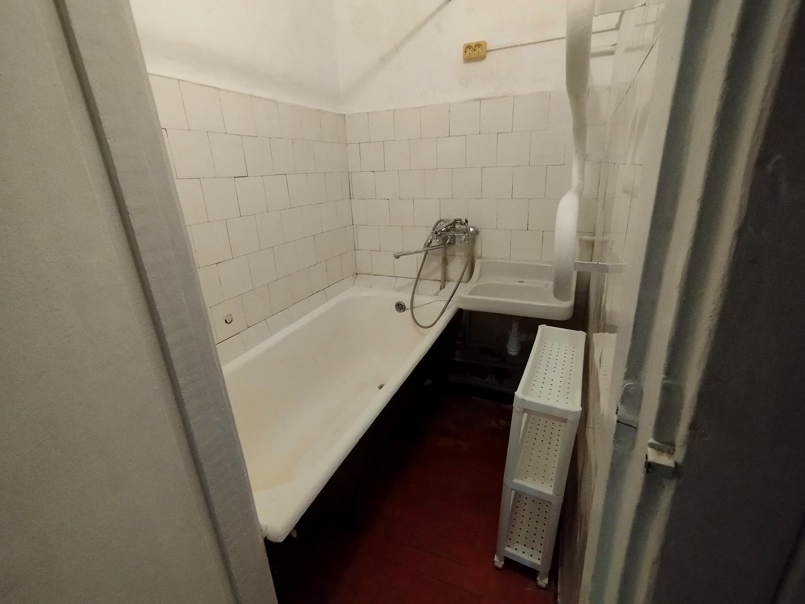 1872435870183340