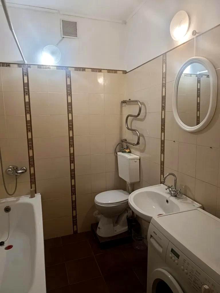 1872449860017512