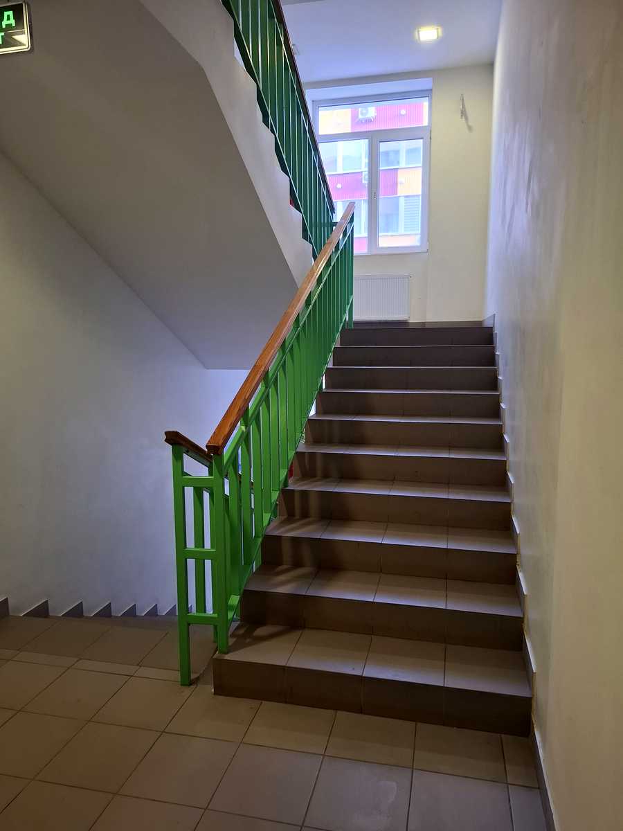 1872487101062100