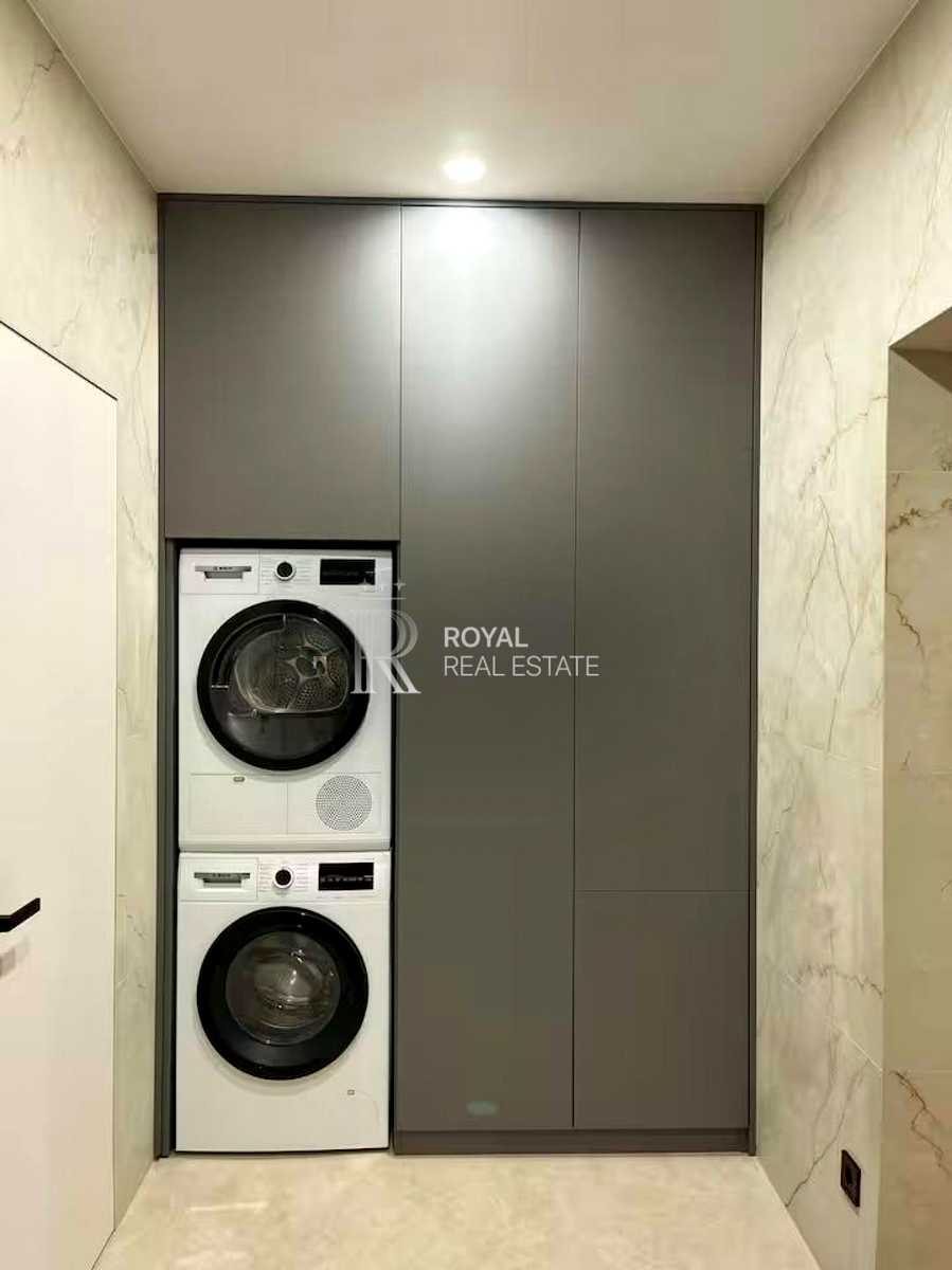 1872488250250439
