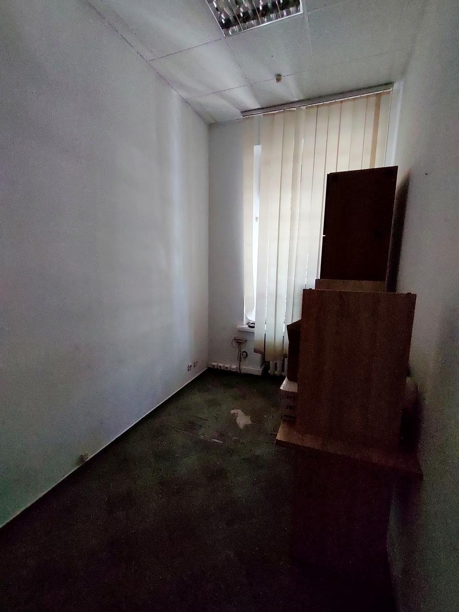 1872495855945379