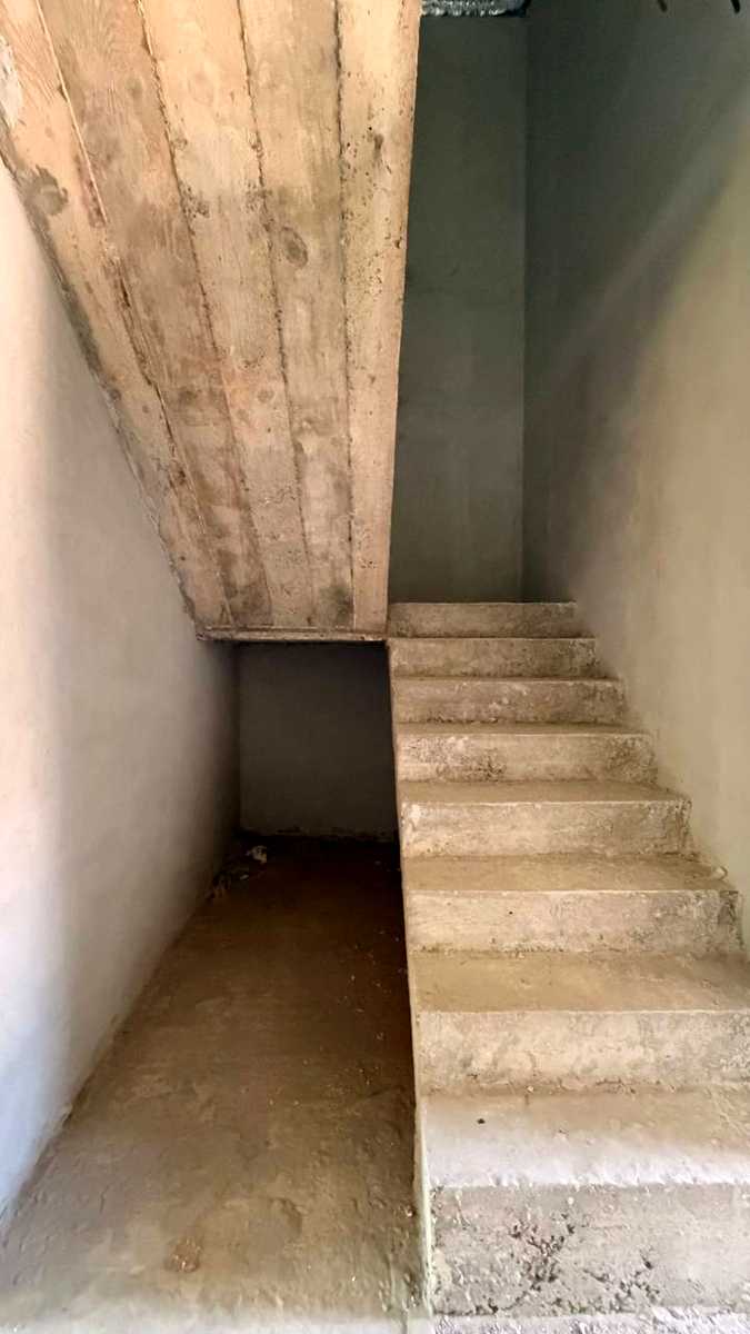 1872502326875875