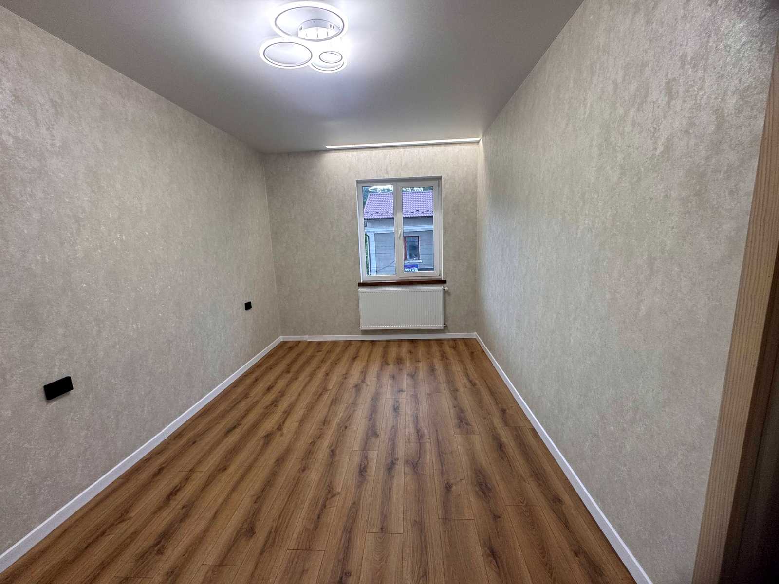 1872502363053228