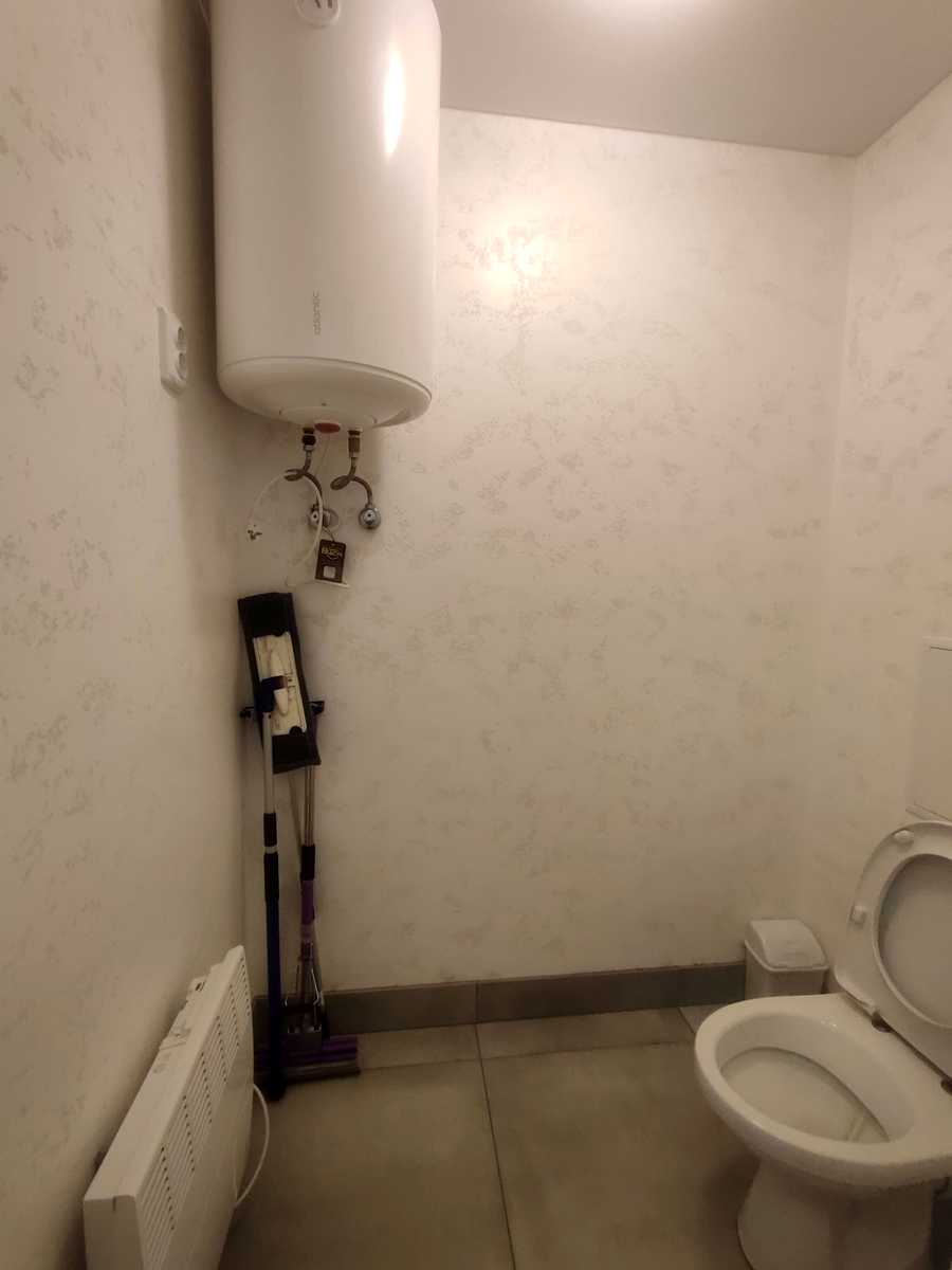 1872507221204319