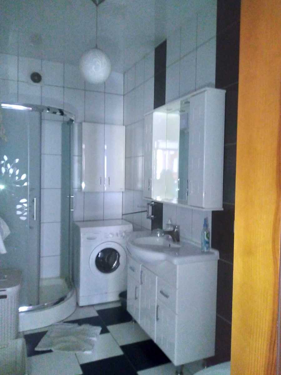 1872510995360628
