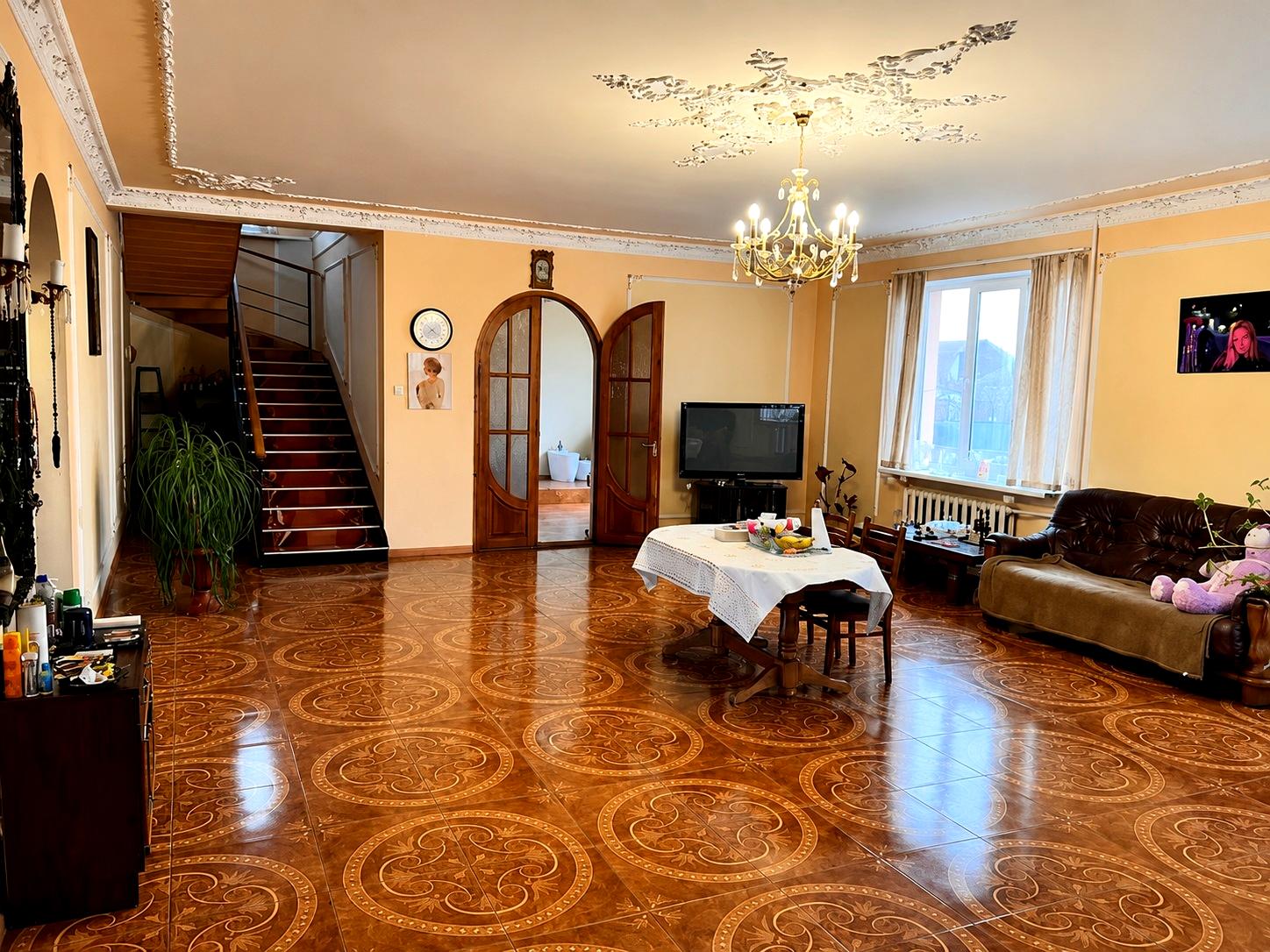 Дом по адресу (площадь 250 м²) - imageAlt 2 Дом по адресу (площадь 250 м²) - Atlanta.ua - imageAlt 2