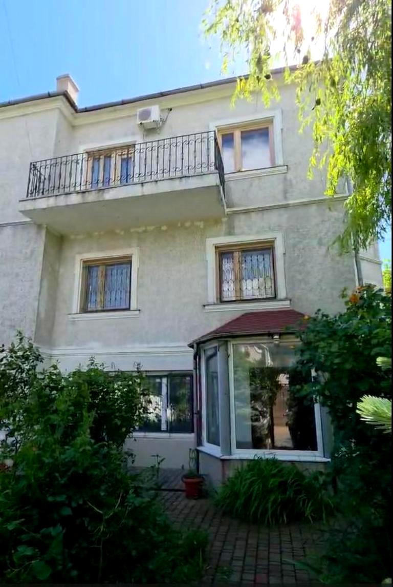 Дом по адресу ул. Цветочная (площадь 488 м²) Дом по адресу ул. Цветочная (площадь 488 м²) - Atlanta.ua