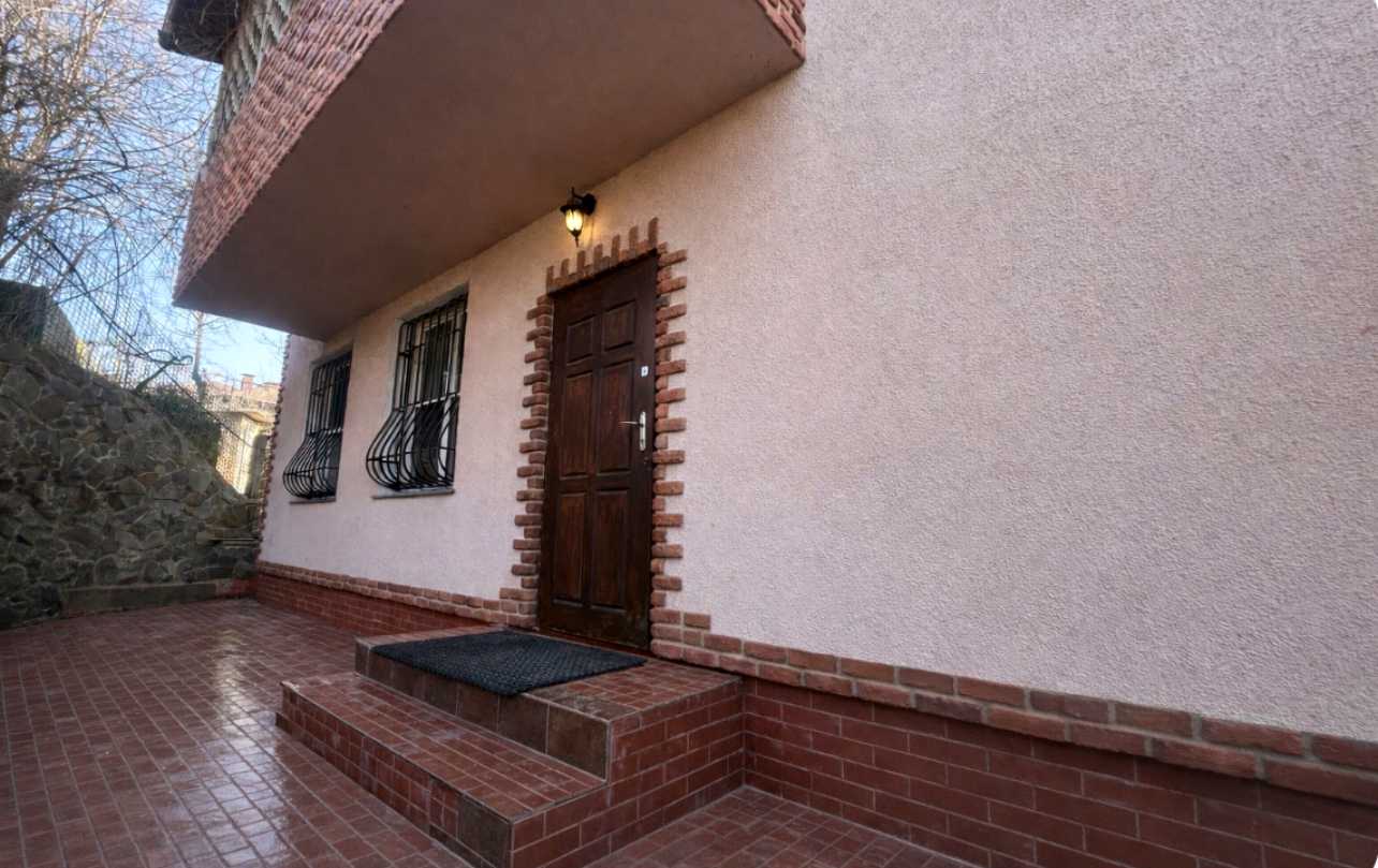 1872532702618782
