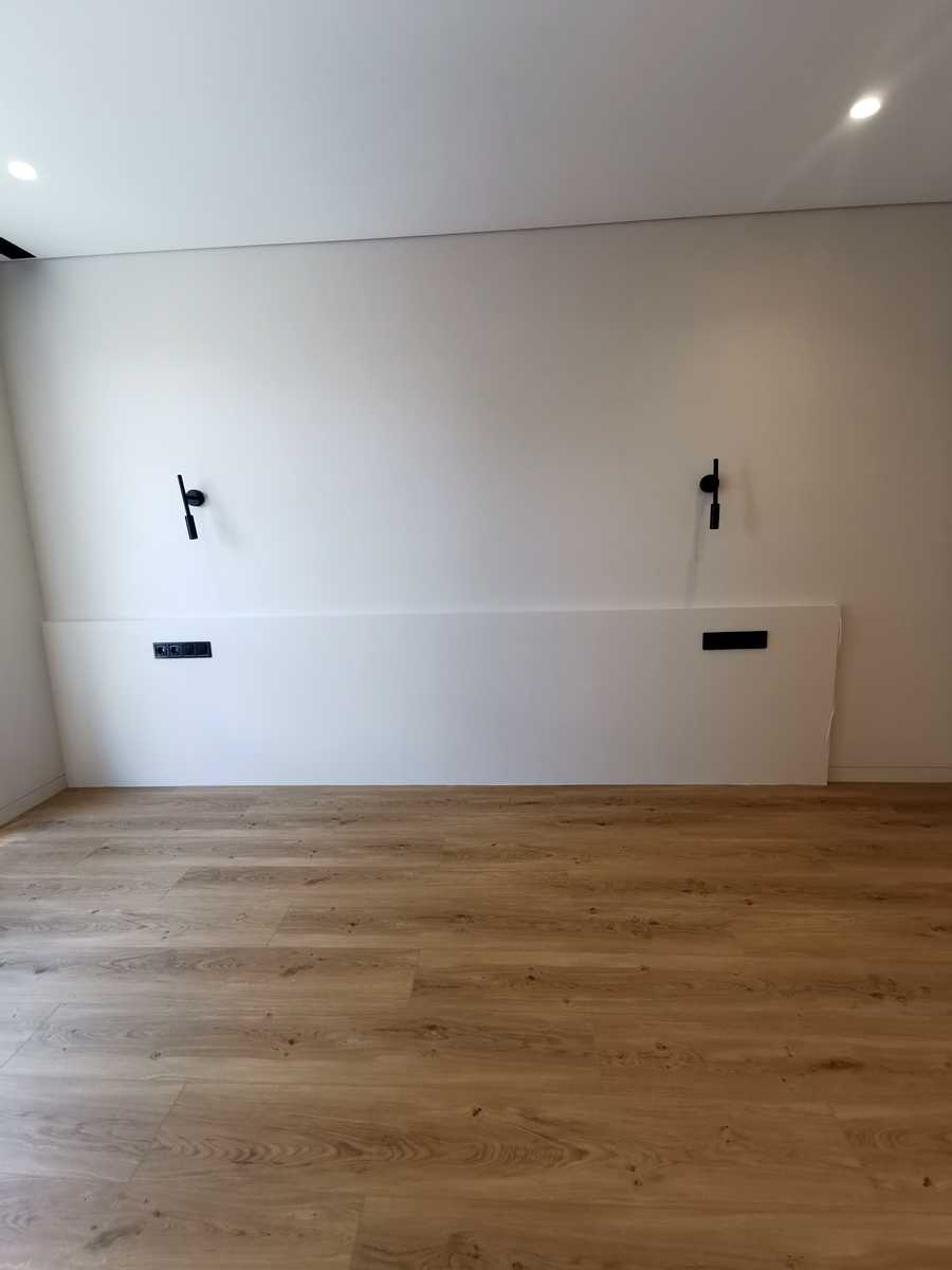 1872567655370527