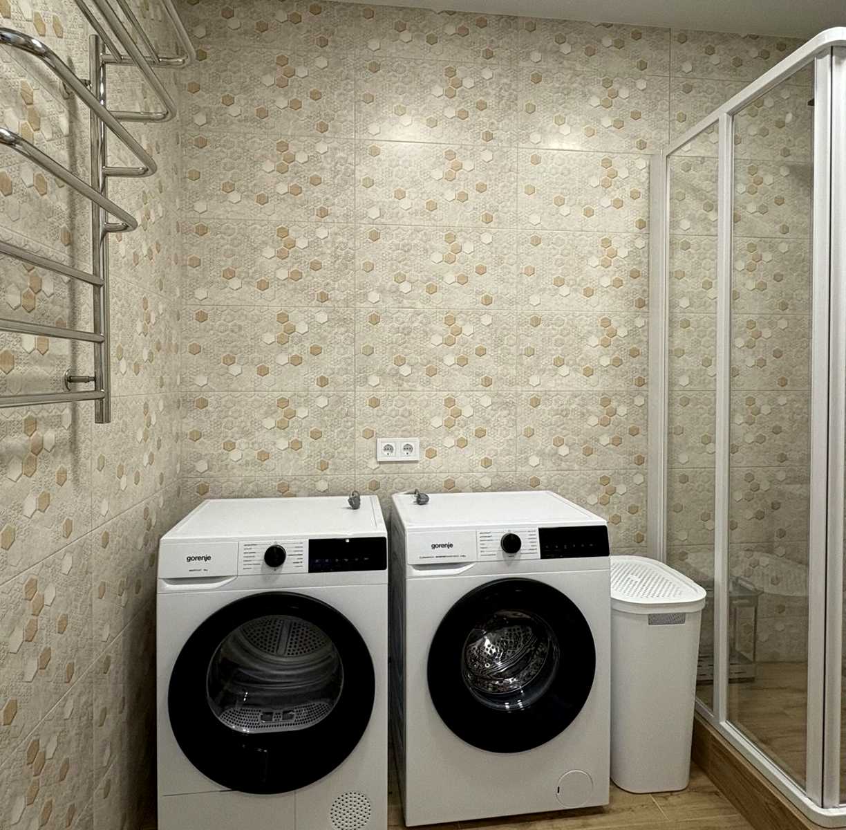1872576196169491