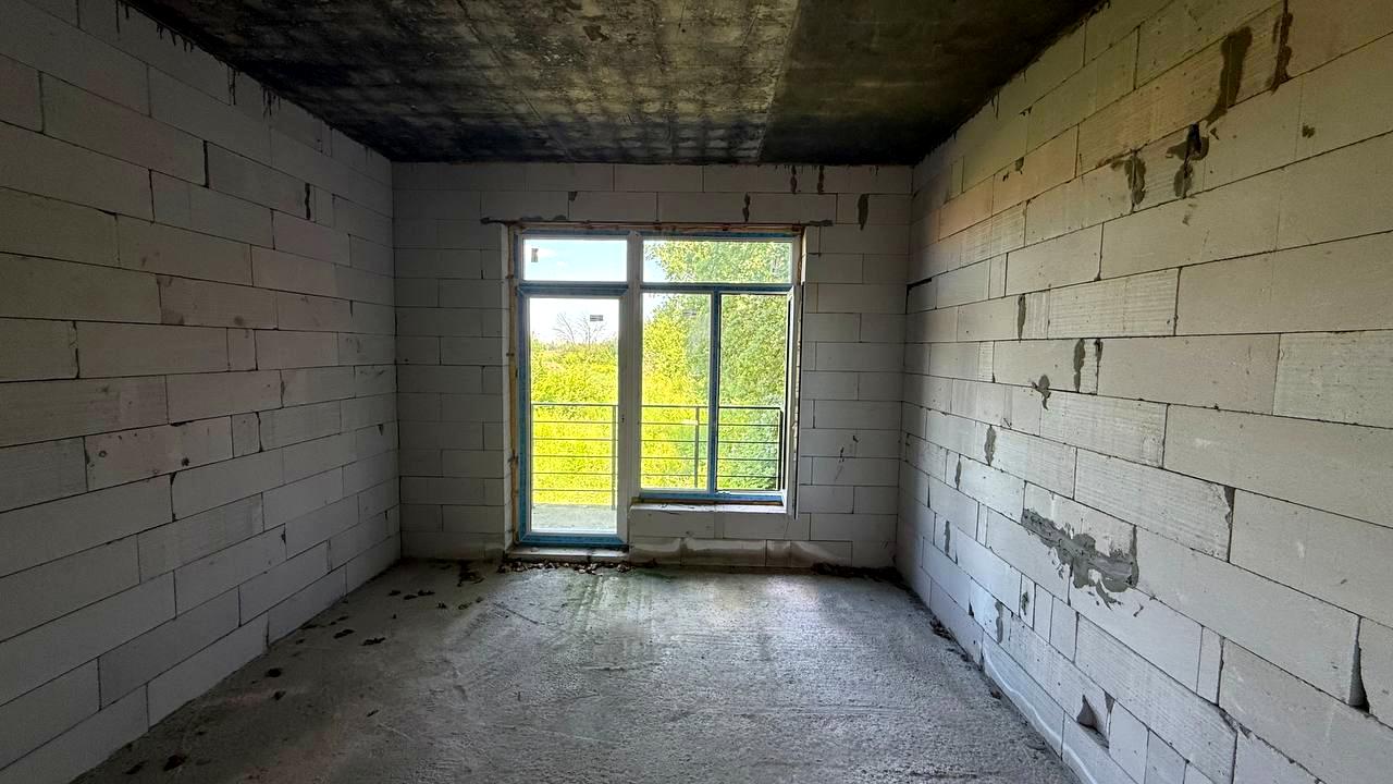 1872582071674884