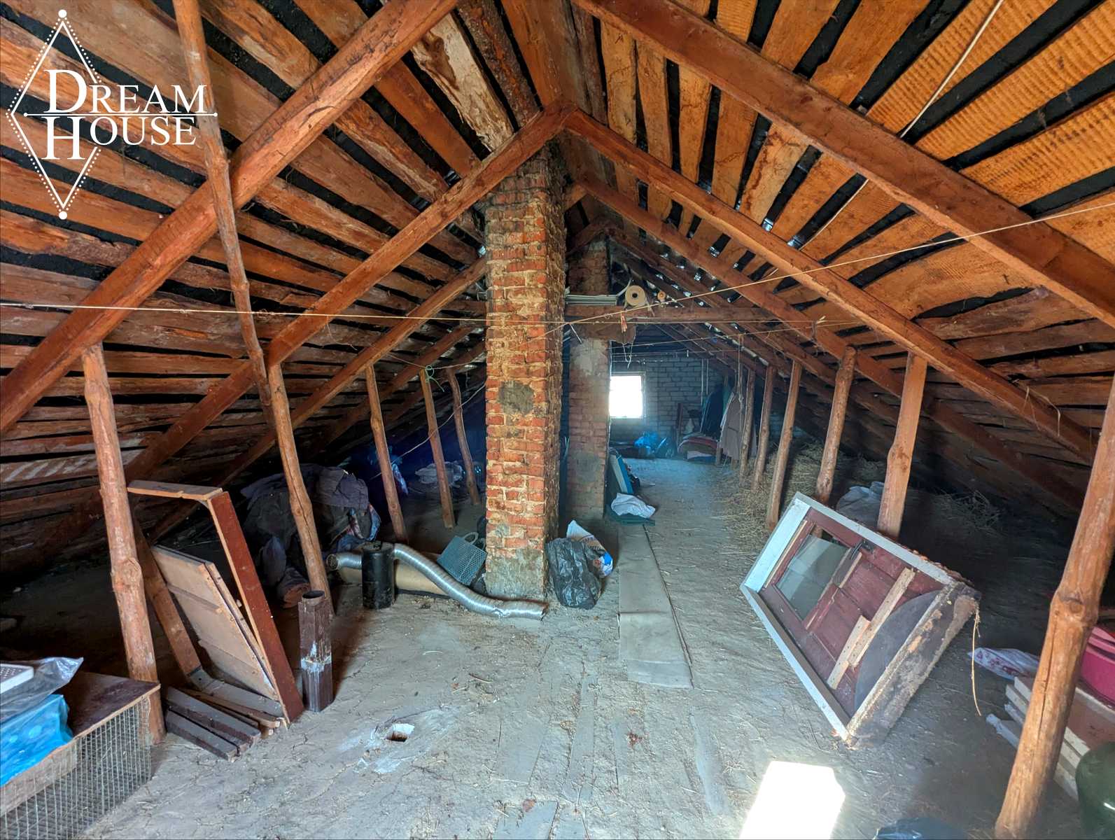 1872582077026345
