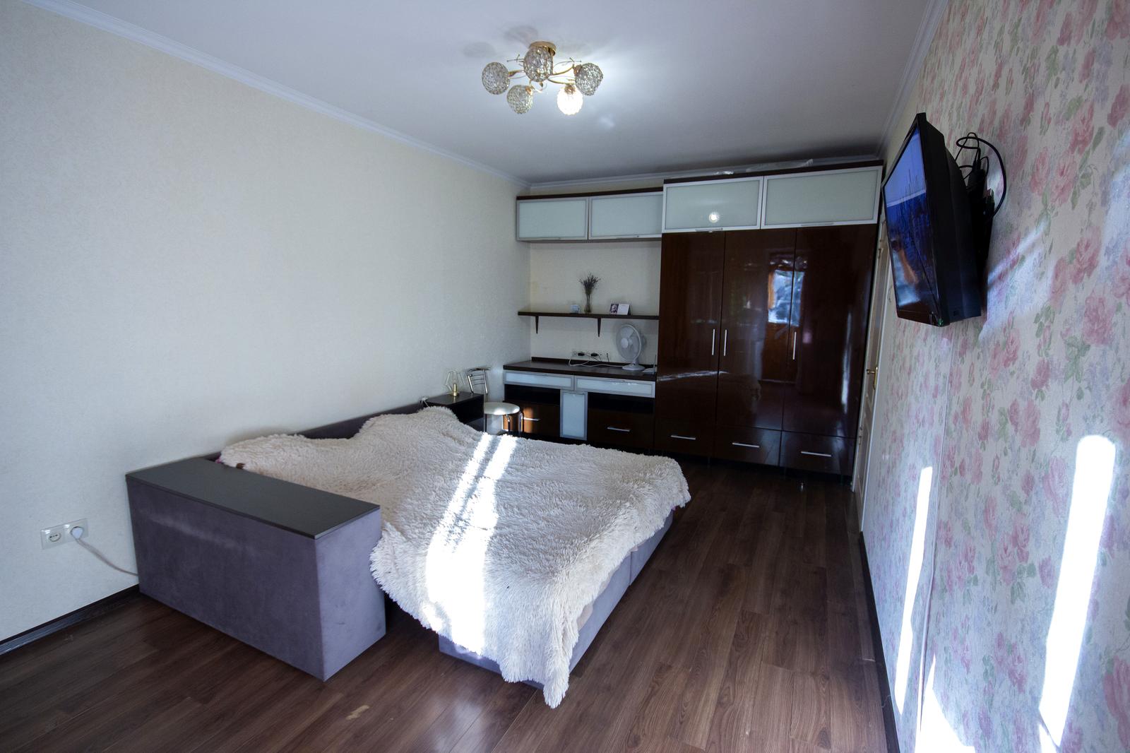 1872583577642372