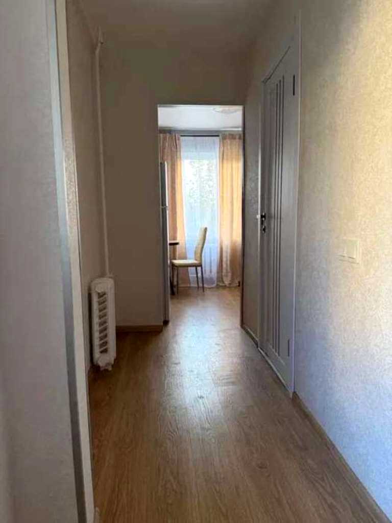 1872583659124587