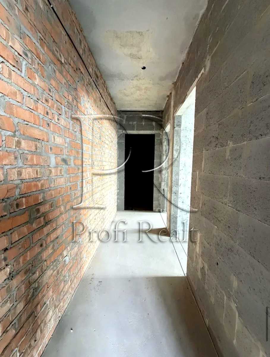 1872591572710893