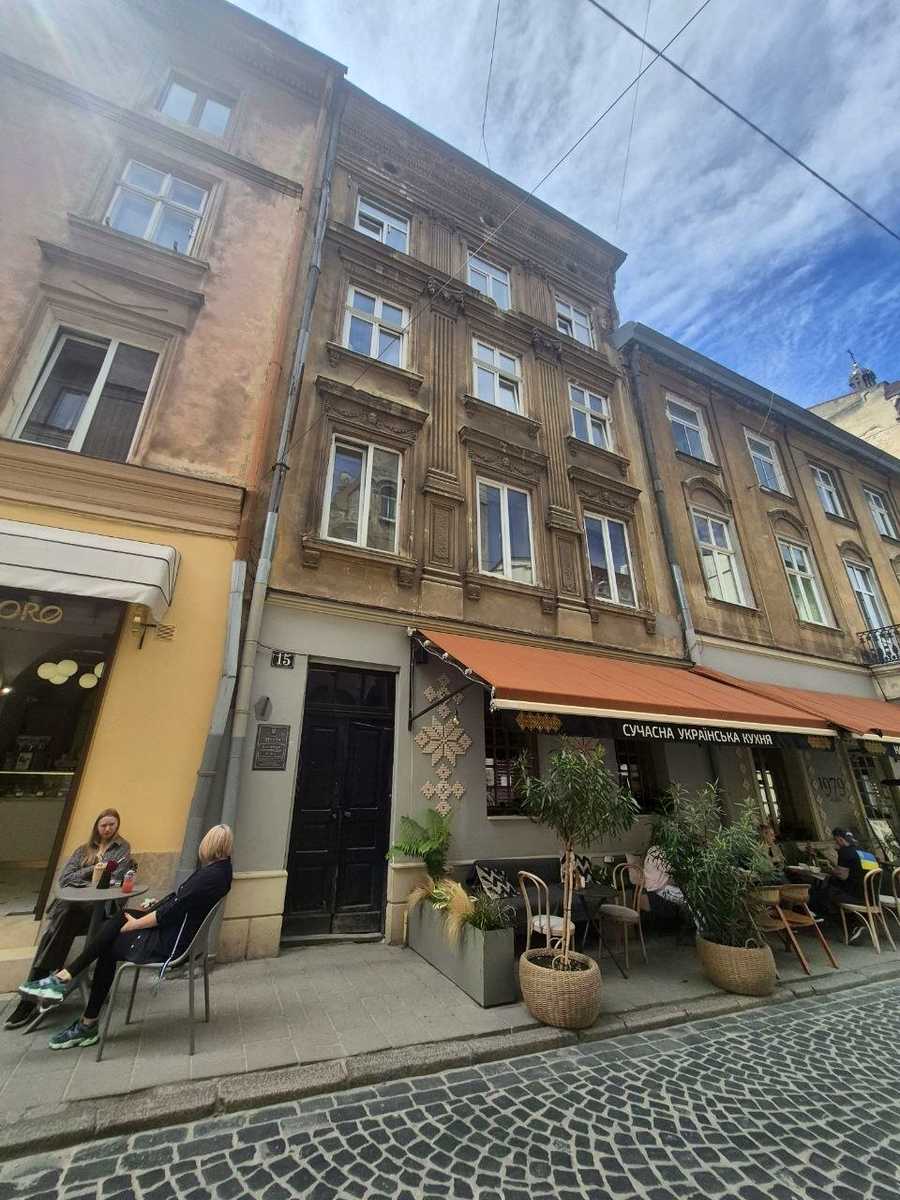 1872595031205078