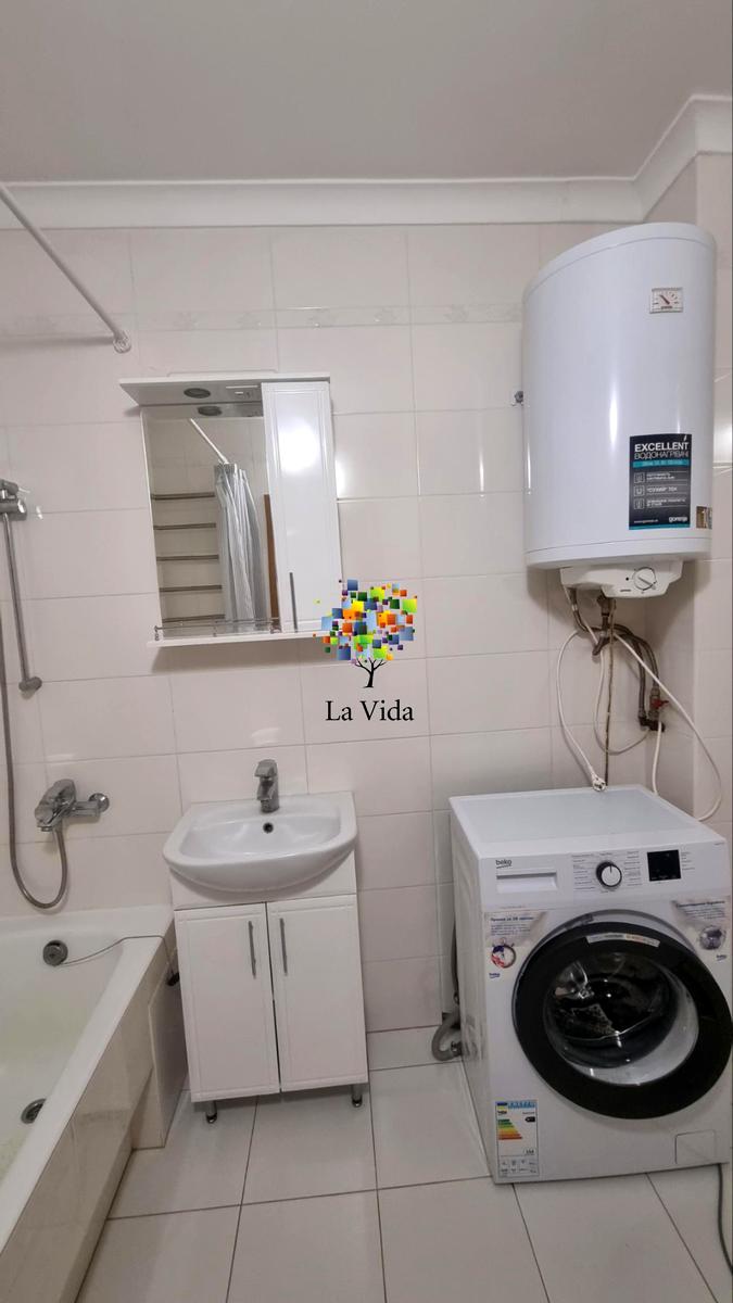 1872597146074805