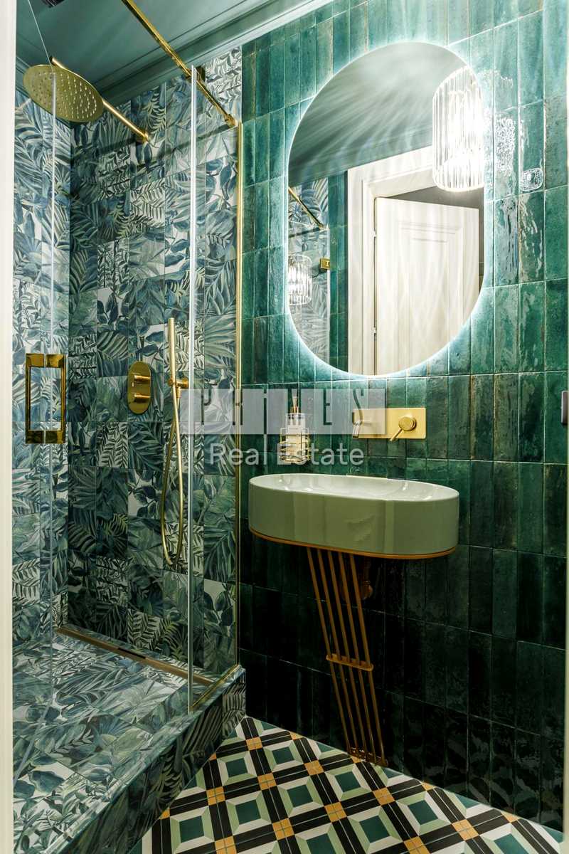 1872602615027844