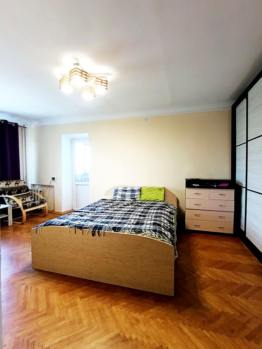 1872616436761766