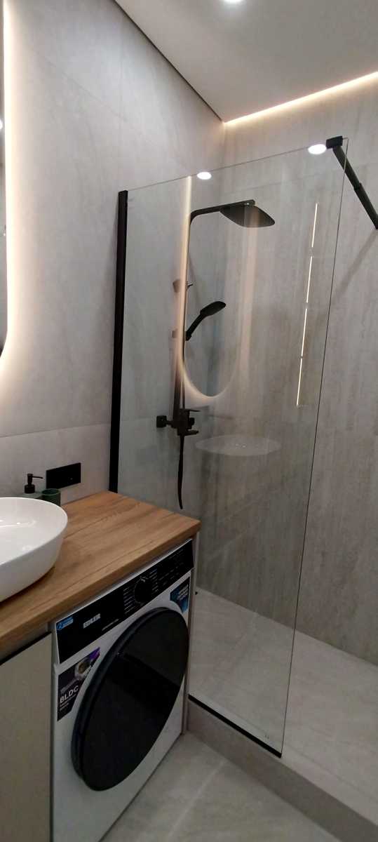 1872619546264352
