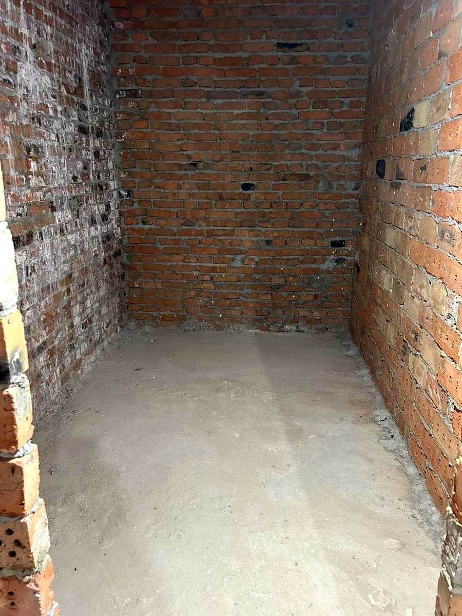 1872625623742329